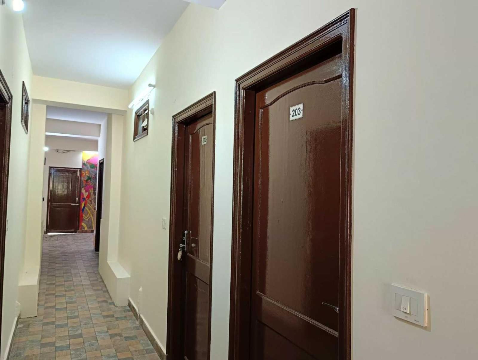 Hotel O New Shushant Regency شيملا المظهر الخارجي الصورة